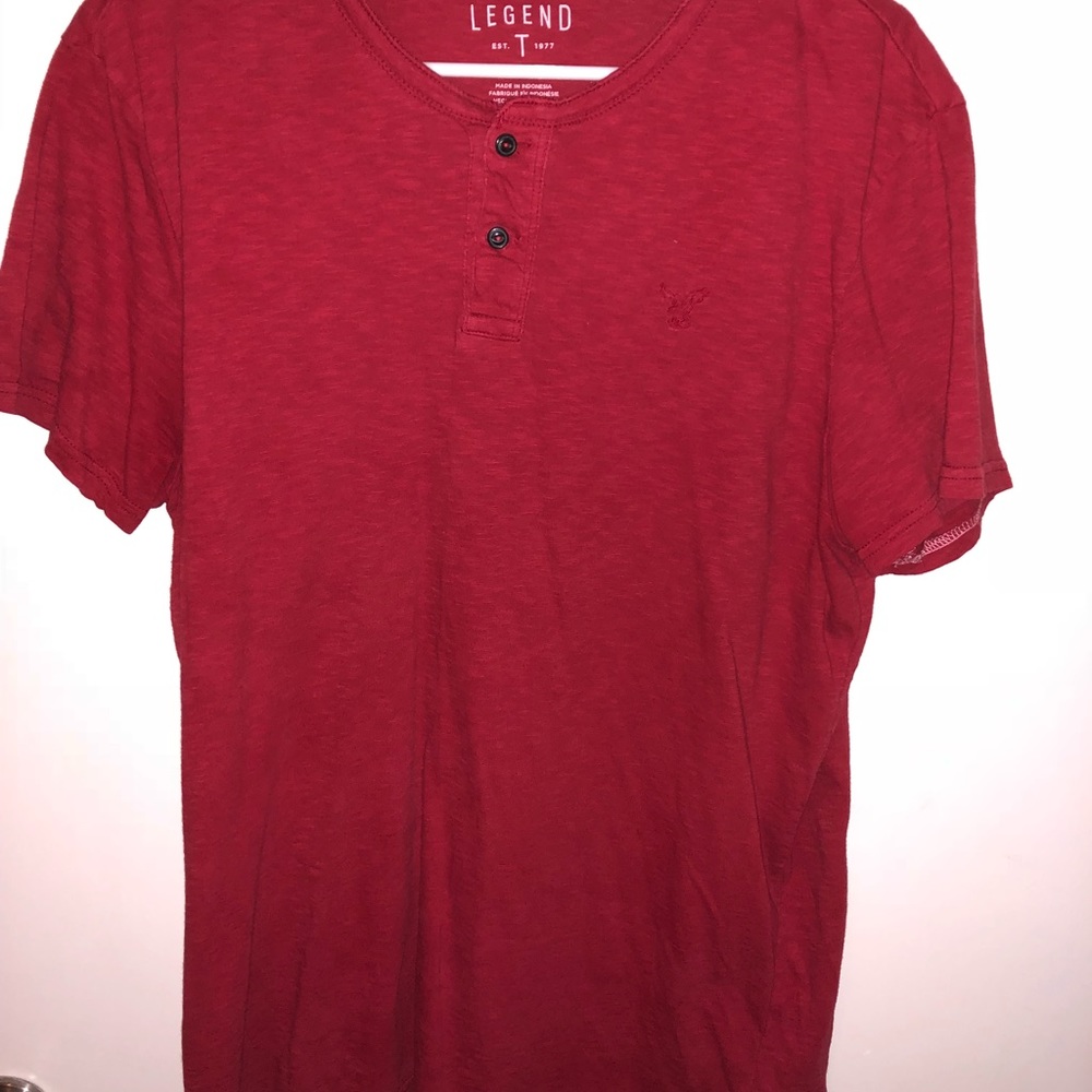 American Eagle large tee
